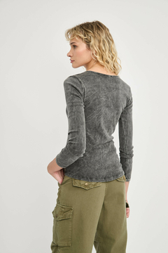 Remera Hanna uniongood en internet