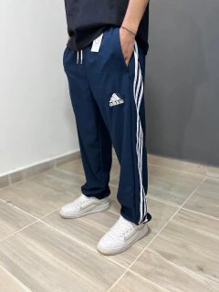 PANTALÓN ADIDAS DE MICROFIBRA SIN PUÑO en internet