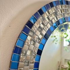 Espelho Azul&Prata em mosaicos na internet