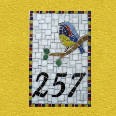 Número de casa em mosaicos Passarinho