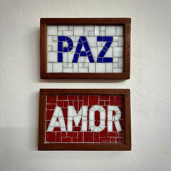 Dupla placas "Paz e Amor" com mosaicos