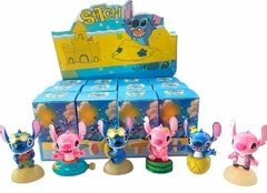 Cajita de Sorpresa de Stitch - Trae 1 Muñeco - comprar online