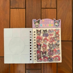 Imagen de Libro tapa dura con agua adentro y brillo de Stickers de Sanrio - Al Azar -