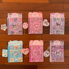 Libro tapa dura con agua adentro y brillo de Stickers de Sanrio - Al Azar - - comprar online