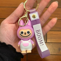 Llavero de Goma de Labubu -Con Ropa Blanca Tira Boom - comprar online