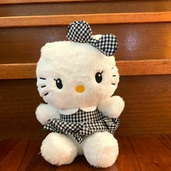 Peluche de Hello Kitty - Vestido Negro y Moño -23cm- - comprar online