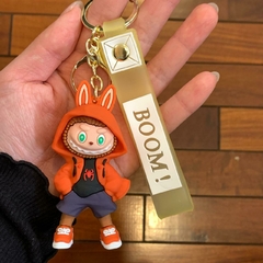 Llavero de Goma de Labubu -Con Capucha Naranja Tira Boom - comprar online
