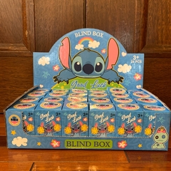 Cajita de Sorpresa de STITCH - Trae 1 llaverito - - comprar online