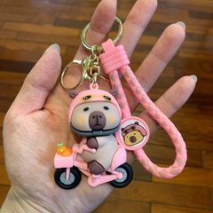 Llavero de Goma de Animales - Carpincho Con Bici Rosa - comprar online