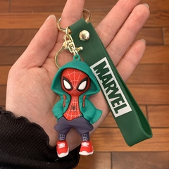 Llavero de Goma de Spider Man - con Campera Verde Marvel - comprar online