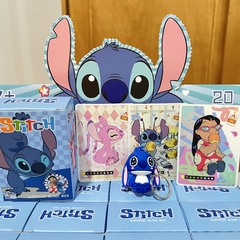 Cajita de Sorpresa de STITCH - Trae 3 Cartas y 1 llaverito - - comprar online