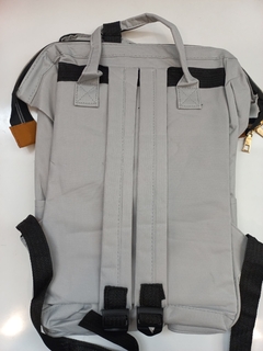 [14] Mochila Maternal de Oso Mommybaby en internet