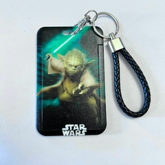 -*Portasube con Soga de Baby Yoda - Con Sable de Luz
