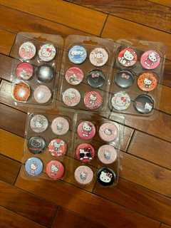 Pins (Prendedor) de Hello Kitty - Pack de 6 Al Azar
