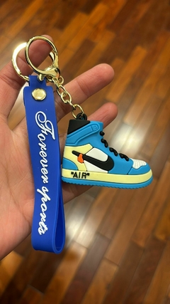 Llavero de Goma de Zapatilla Air - Detalle Celeste y Amarillo