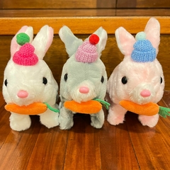 *Peluche de Conejito Al Azar- Juguete ESPECIAL CON SONIDO Y QUE CORRE -17cm