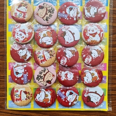[ø58mm]Pins con Aguja GRANDE- GATO DE LA SUERTE x 5 AL AZAR - comprar online