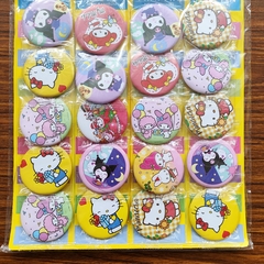 [ø58mm]Pins con Aguja GRANDE- SANRIOS x 5 AL AZAR - comprar online