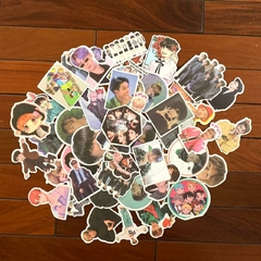 [Stick.Imperm.p/Mate] BTS - Paquete de 50 Al Azar - comprar online