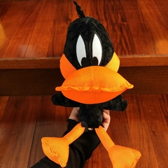 Peluche de Looney Tunes - Pato Lucas -27cm - comprar online