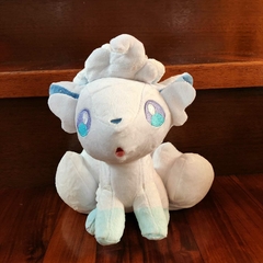 Peluche de Pokemo - Vulpix Alola - 21cm - comprar online