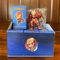 Cajita de Sorpresa de AVENGERS - Trae 1 Muñeco - comprar online