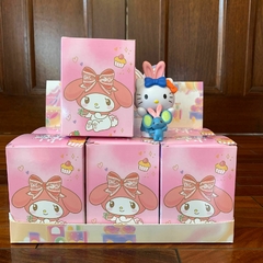 Cajita de Sorpresa de SANRIO - Trae 1 Muñeco - comprar online