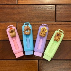 [Goma De Borrar Retráctil] Capibara Color Pastel - AL AZAR - comprar online