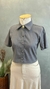 BLUSA CAMISA GOLA POLO COM BROCHE GOLA 1255 - Brumari Modas 