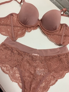 Conjunto toda delicada GG na internet