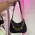 Bolsa negro con cadenas en internet