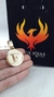 Pingente pequeno redondo com inicial. - comprar online