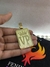 Medalha de letra retangular. na internet