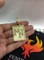 Medalha de letra quadrada. na internet