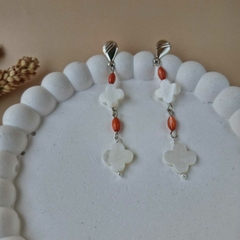 BRINCO MADREPÉROLA FLOR na internet