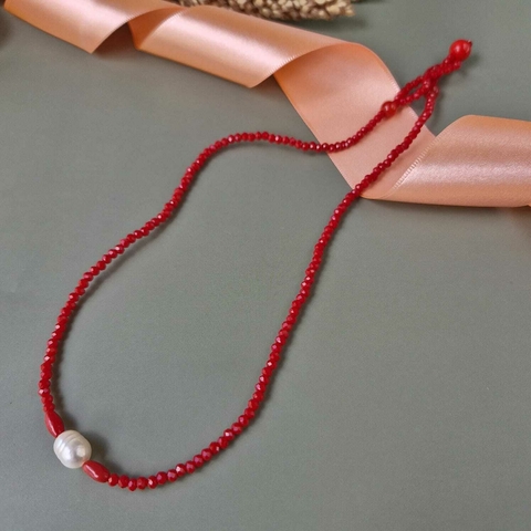 COLAR ENCANTO CARMESIM