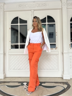 Calça Cargo Laranja na internet