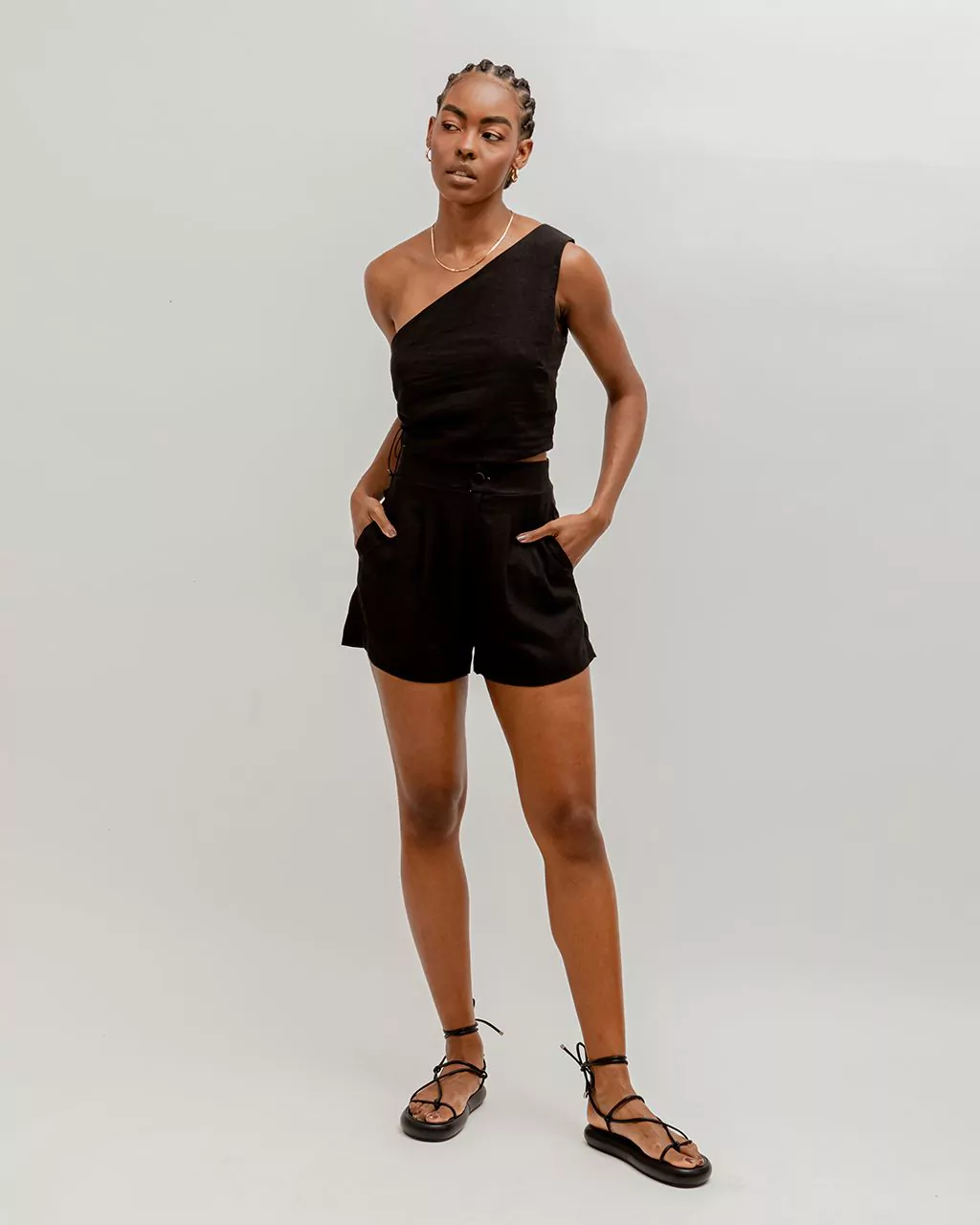 Short de Linho Mariah - Preto