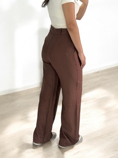 Calça Geórgia Alfaiataria Marrom - comprar online