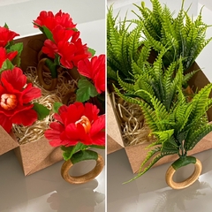 Kit com 4 Porta Guardanapos de Flores ou Folhas Artificiais