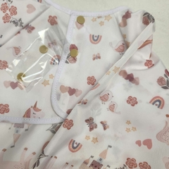 Babero impermeable con mangas en internet