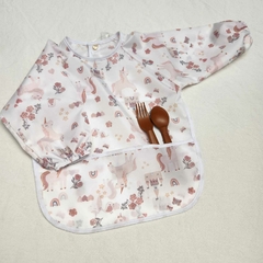 Babero impermeable con mangas