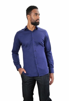 CAMISA SUPER SLIM BÁSICA COM ELASTANO MARINHO