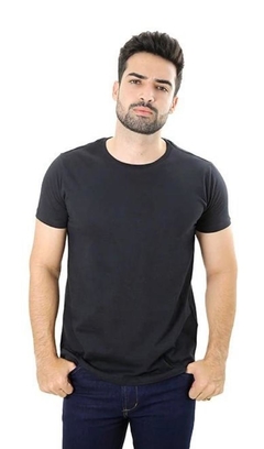CAMISETA BÁSICA GOLA REDONDA LISA na internet
