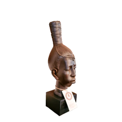 Busto de mulher com coque em resina marrom, artesanato de delicadeza única da Marcenaria Tiradentes.