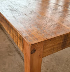 Mesa de Jantar Rústica Meia Esquadrilha de 1,90m, feita em Madeira de Demolição, design exclusivo da Marcenaria Tiradentes.