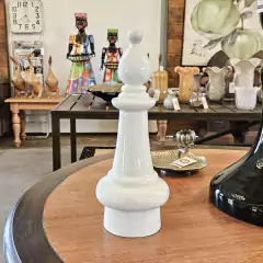 Peça de Xadrez Decorativa Bispo Branco em Poliresina - comprar online