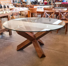 Imagem da Base de Mesa com 3 Pés em Madeira de Demolição da Marcenaria Tiradentes, mostrando sua riqueza de detalhes e acabamento artesanal.