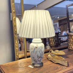 Abajur em Cerâmica Azul com Pássaros e Flores, Base de Metal e Cúpula - loja online