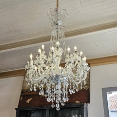 Lustre de Cristal Cromado com Pingentes e 18 Braços na internet